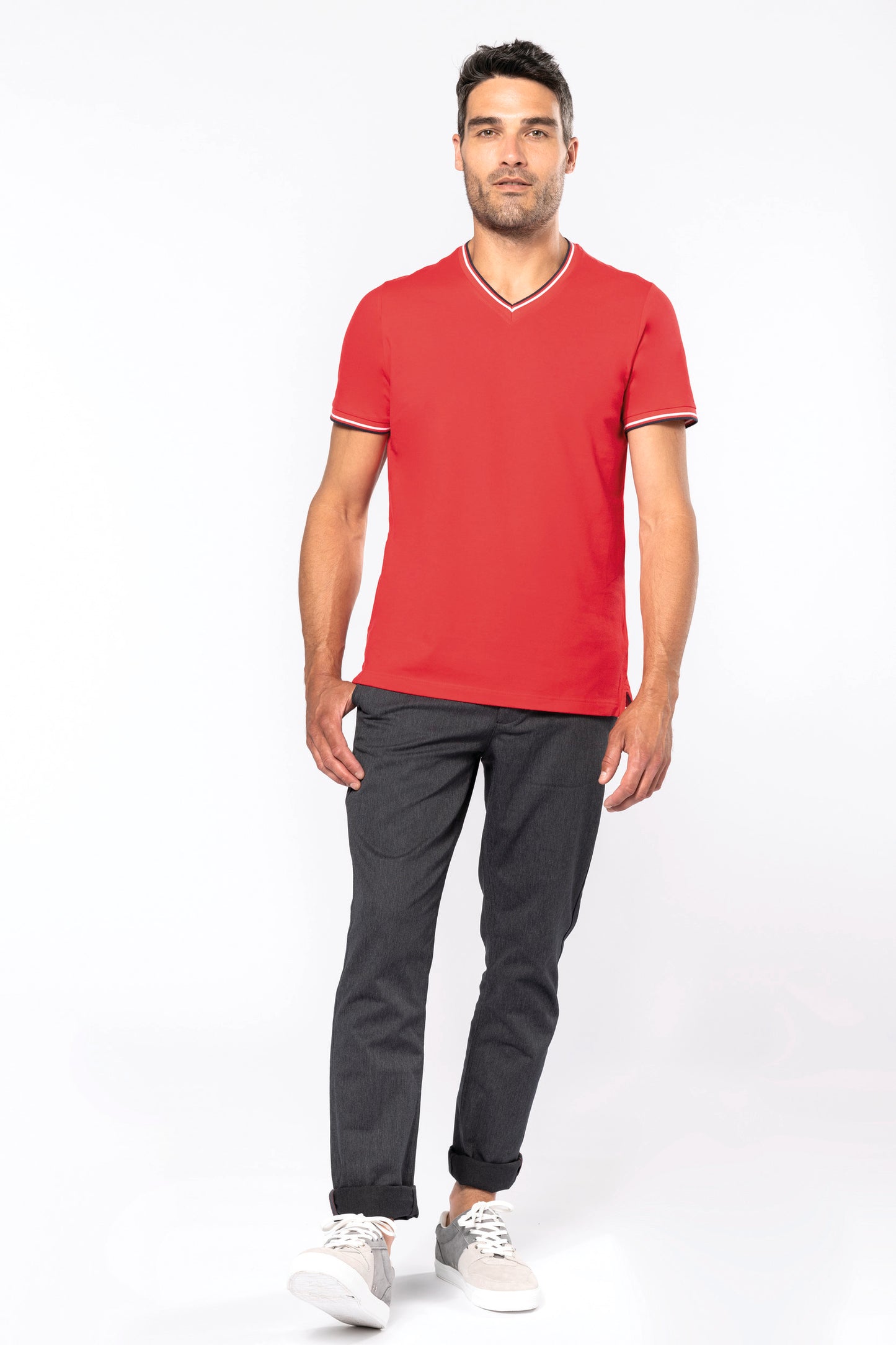 K374 - T-shirt piqué uomo scollo a V