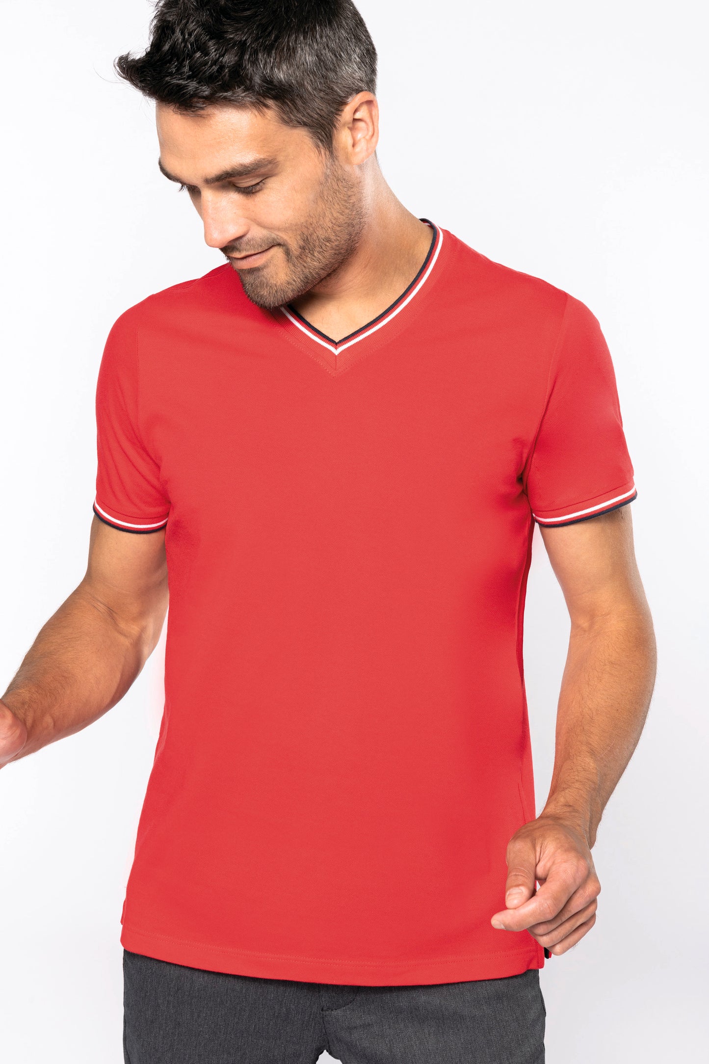 K374 - T-shirt piqué uomo scollo a V